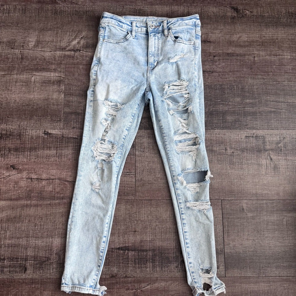 American Eagle Outfitters Light Blue Distressed Skinny Jeans
